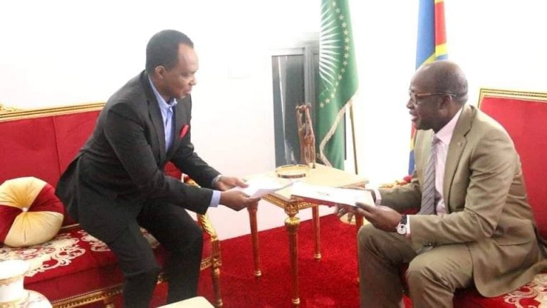 RDC-RWANDA: l’ambassadeur du Rwanda expulsé quitte la RDC pendant que l’UA et l’EAC appellent au désescalade et à la reprise du dialogue (Congoforum)
